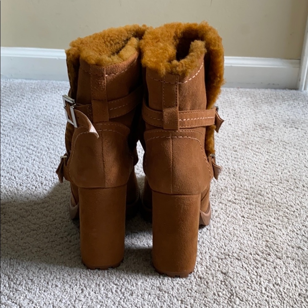 Boots - Picture 3 of 7